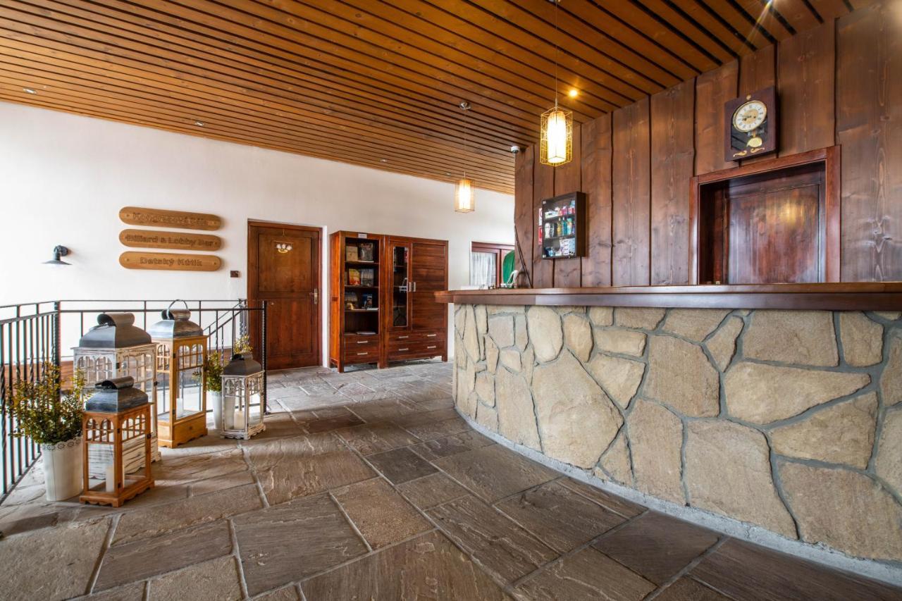Grand Hotel Rooms Spisske Tomasovce Exterior photo